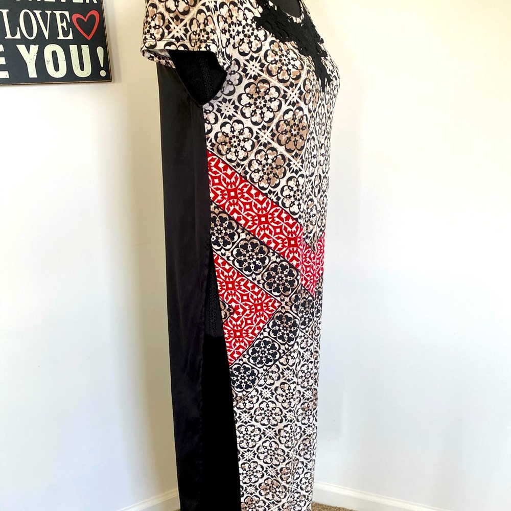 Bebe patterned tunic with slits